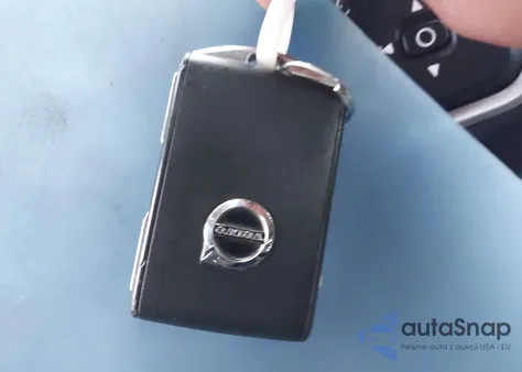 2019 Volvo Xc60 T5 Momentum z USA, uszkodzony, nr VIN LYV102RK9KB178337